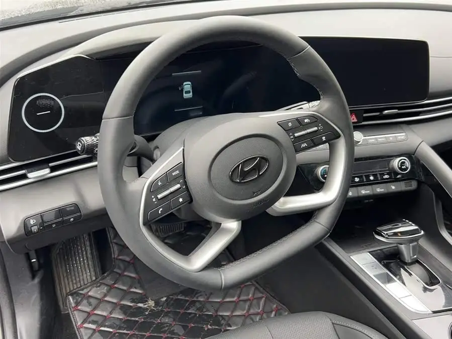 إيلانتر 2023 1.5L CVT LUX النسخة المتميزة