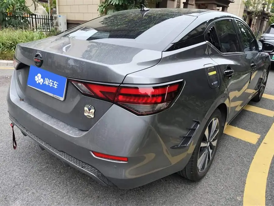 2022 نيسان سيلفي 1.6 لتر توب CVT إصدار فاخر