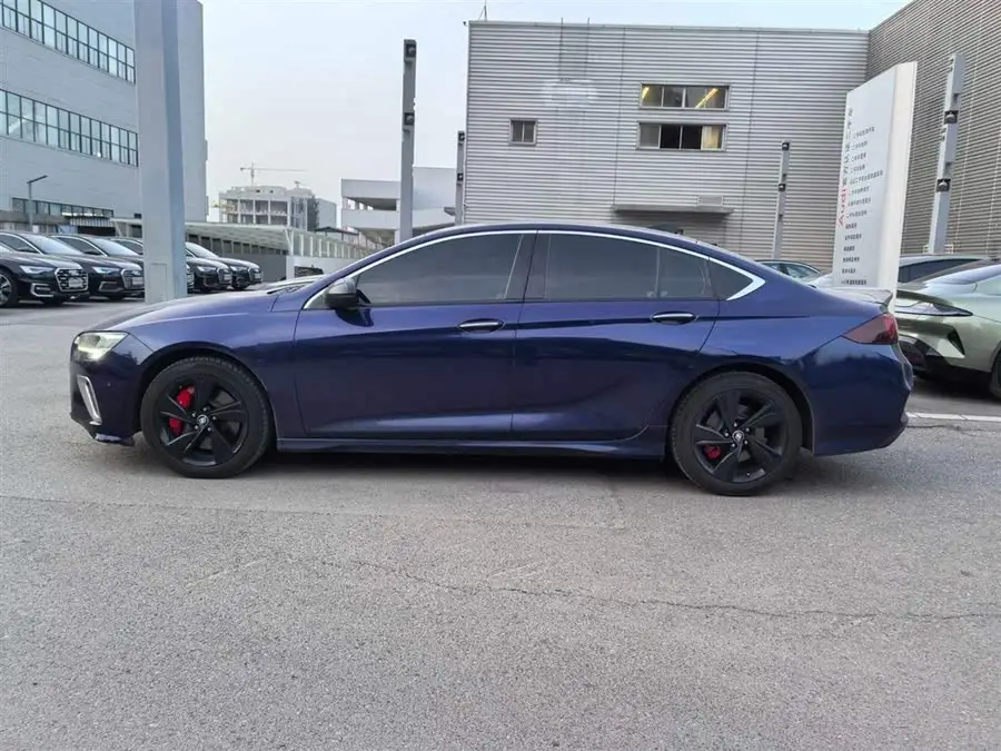 2023 بايك ريجال GS بريميوم