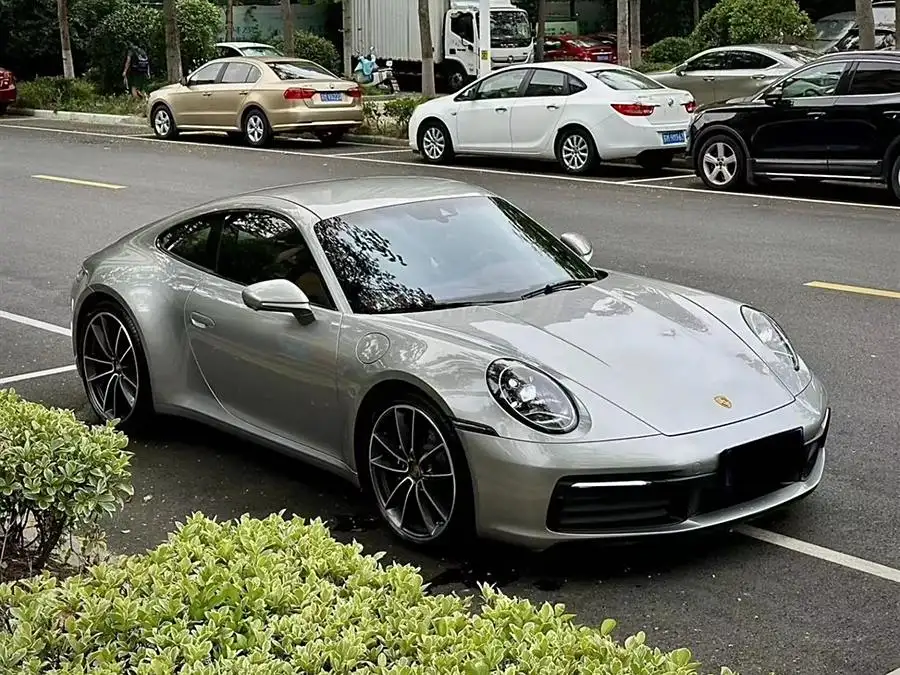 بورش 911 2023 كاريرا 3.0T