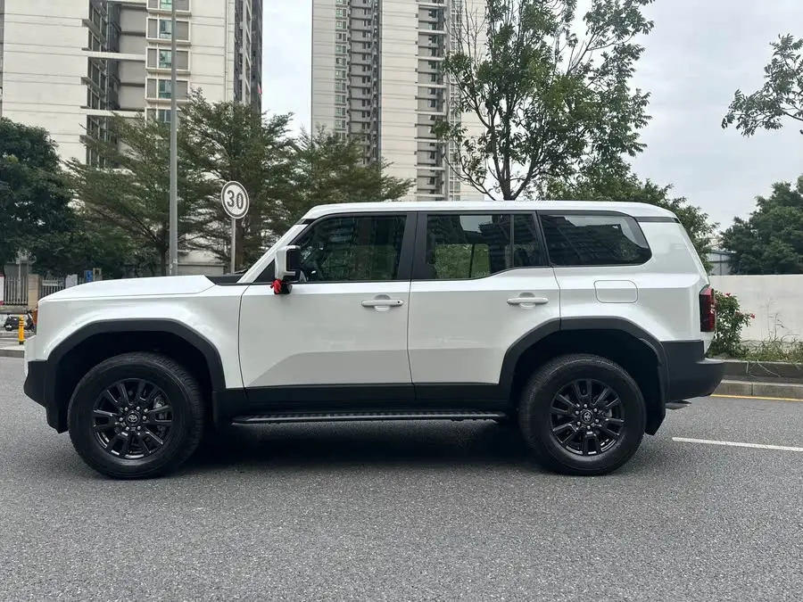 معلومات أساسية عن السيارة