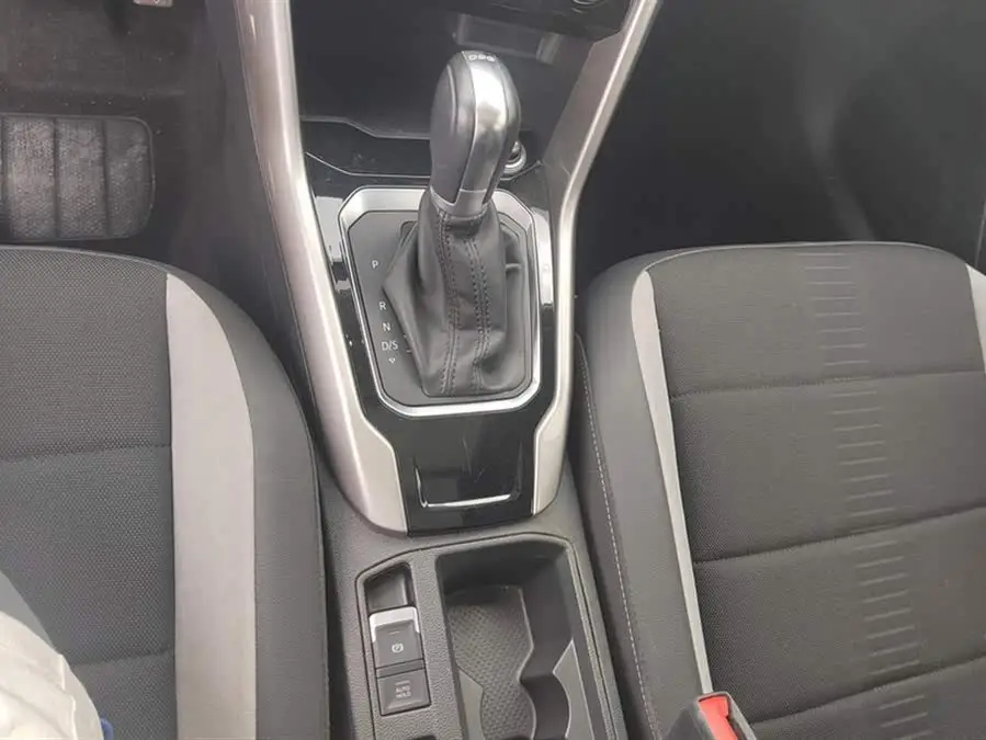 ت-روك 2020 موديل 280TSI DSG دفع ثنائي نسخة الراحة