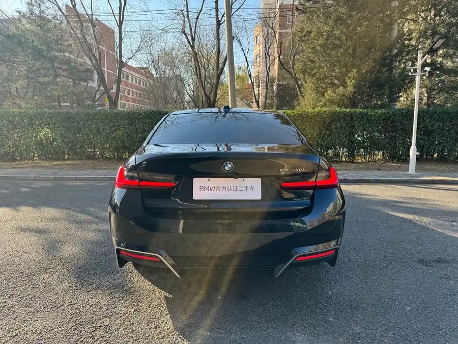 بي إم دبليو i3 2023 ايدرايف 40 L مجموعة الليل