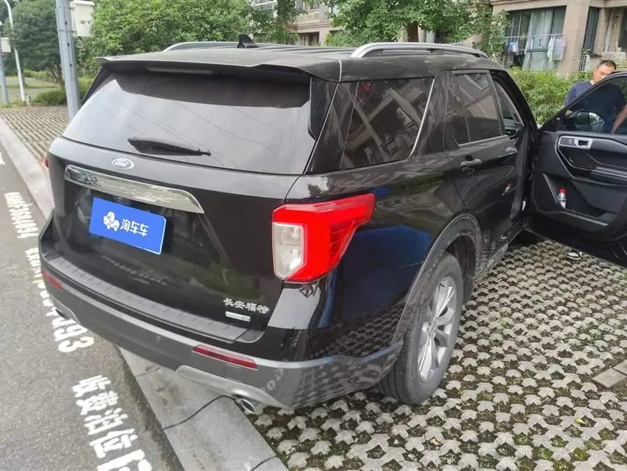 مستكشف 2020 إيكوبوست 285 نسخة الدفع الرباعي ذات الطراز المتميز 7 مقاعد