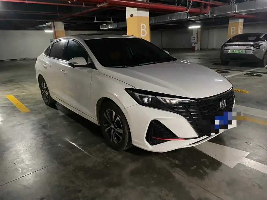 إيدونغ 2022 بلس بلوتو الأزرق NE 1.4T GDI DCT الإصدار الفاخر