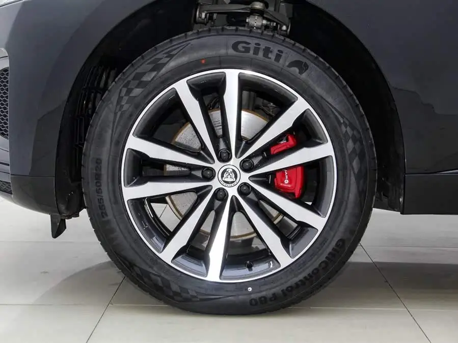 Jaguar F-PACE 2024 P250 R-Dynamic SE