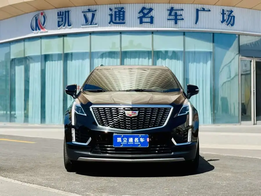 كاديلاك XT5 2022 2.0T فئة الرفاهية دفع أمامي