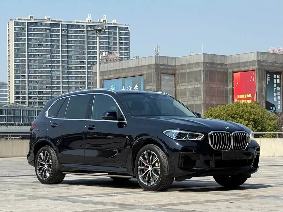 بي إم دبليو X5 2022 طراز مُجدد xDrive 30Li حزمة M الرياضية الفاخرة