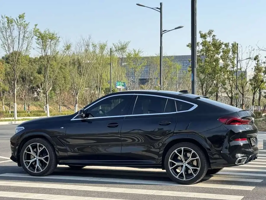 بي إم دبليو X6 2020 xDrive40i الفئة الفاخرة حزمة M الرياضية