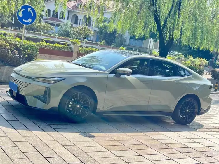 Changan UNI-V 2024 1.5T Deluxe Sports Model