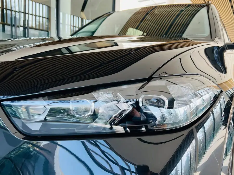 BMW X5 2023 xDrive 30Li Luxury M Sport Night Package