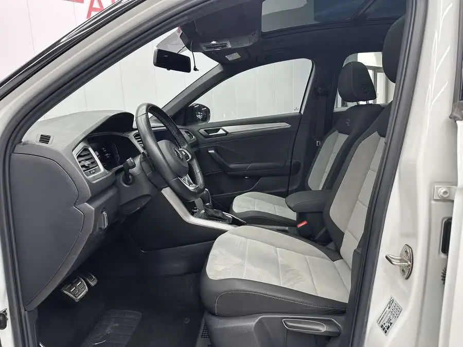 T-ROC 2021 نموذج تجديد 280TSI DSG دفع ثنائي R-Line Pro إصدار الاتصال الذكي