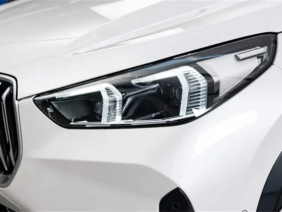 بي إم دبليو X1 2024 sDrive25Li حزمة تصميم X