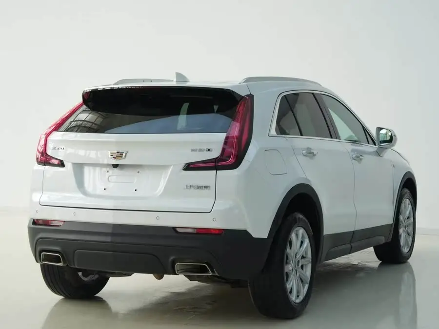 Cadillac XT4 2022 28T FWD Luxury