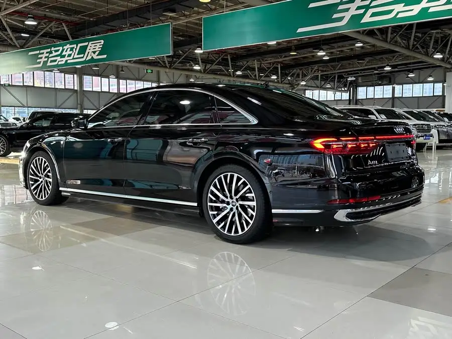 أودي A8 موديل 2024 A8L 55 TFSI quattro الرائد