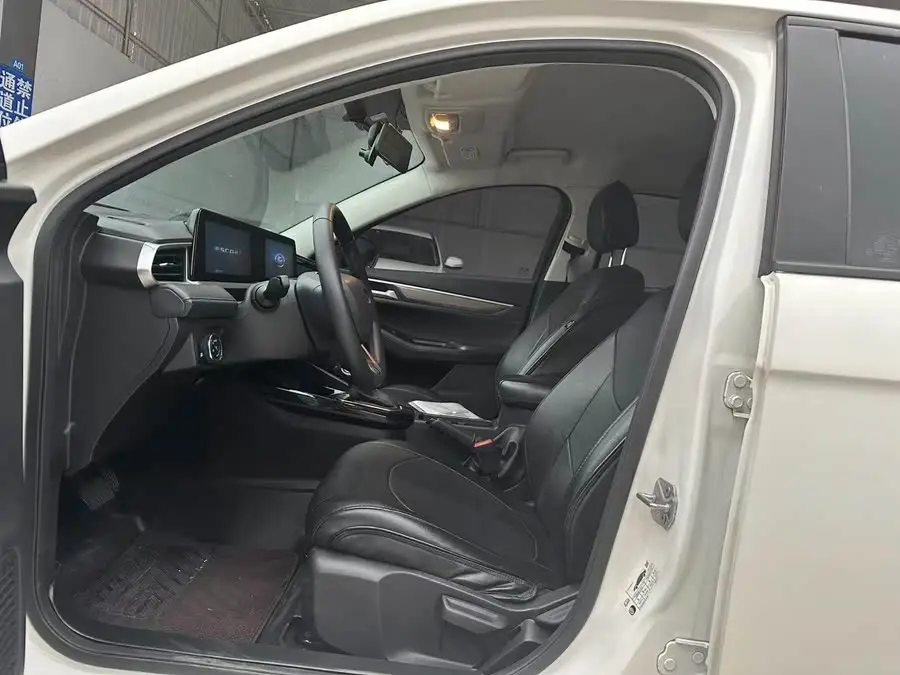 Ford Focus 2021 1.5L Automatic Golden Edition