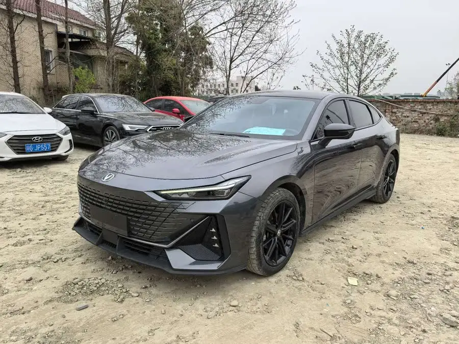 Changan UNI-V 2022 1.5T Premium