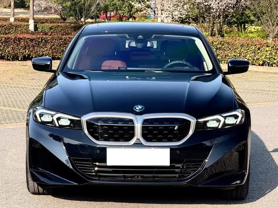 بي إم دبليو i3 2024 eDrive 35 L