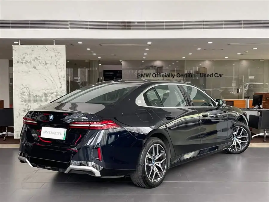 BMW i5 2024 eDrive 35L Luxury M Sport Package