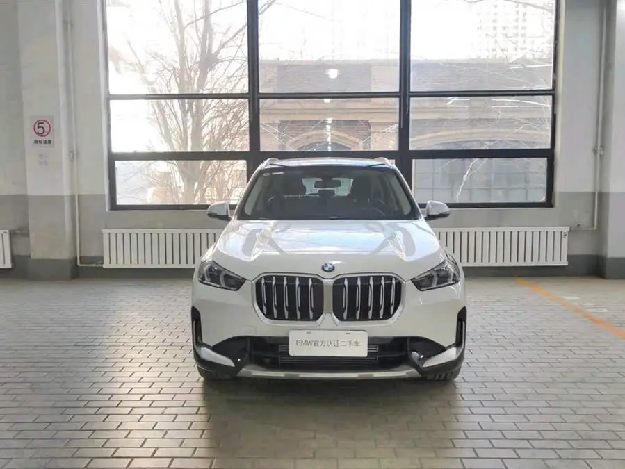 بي إم دبليو X1 2023 sDrive25Li حزمة تصميم X