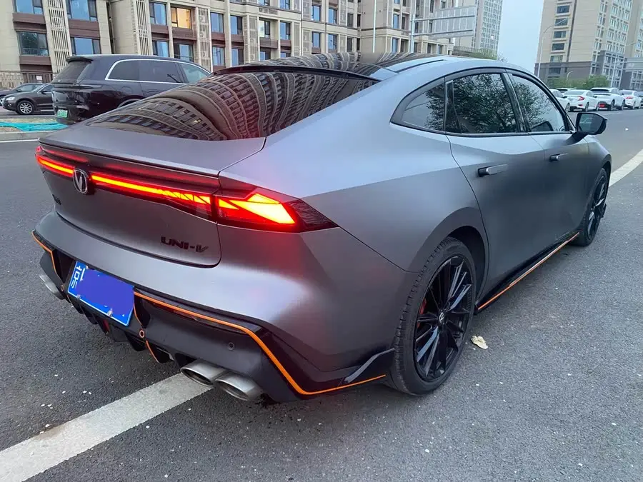 Changan UNI-V 2022 2.0T Ling Su Version