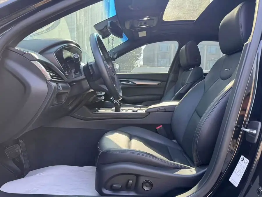 كاديلاك CT5 2022 28T الفاخرة