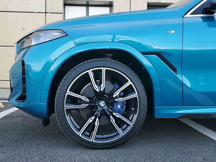 بي إم دبليو X6 2023 xDrive40i حزمة M الرياضية الفاخرة