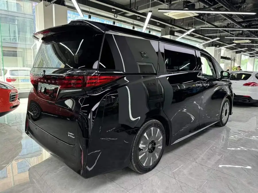 ألفارد 2024 نسخة مزدوجة المحرك 2.5 لتر بريميوم