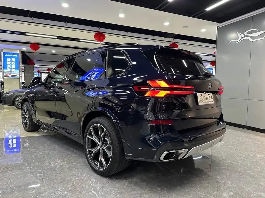 بي إم دبليو X5 2023 xDrive 30Li طراز M الرياضي الفاخر