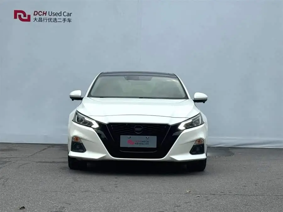 تيانا 2020 2.0T XV AD1 إصدار الملاحة الذكية