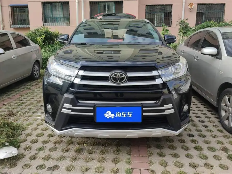 2021 تويوتا هايلاندر 2.0T دفع رباعي فاخر 7 مقاعد