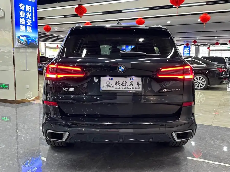 بي إم دبليو X5 2022 طراز مُعدل xDrive 30Li حزمة M الرياضية الفاخرة