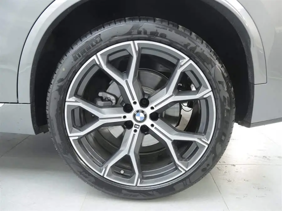 BMW X5 2023 xDrive 30Li M Sport Package