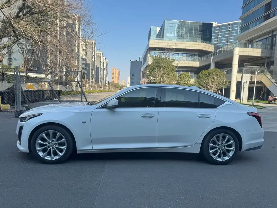 Cadillac CT5 2023 28T Luxury (Standard Edition)