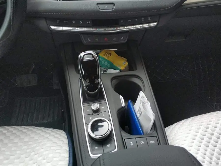 Cadillac XT4 2023 28T FWD Luxury