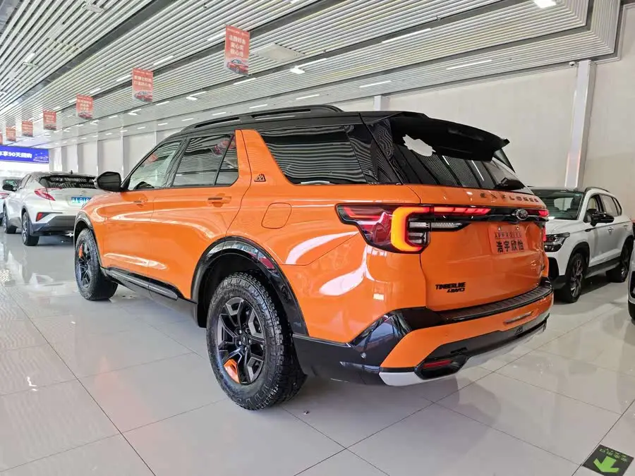 مستكشف 2023 EcoBoost 285 إصدار قمة كونلون 7 مقاعد