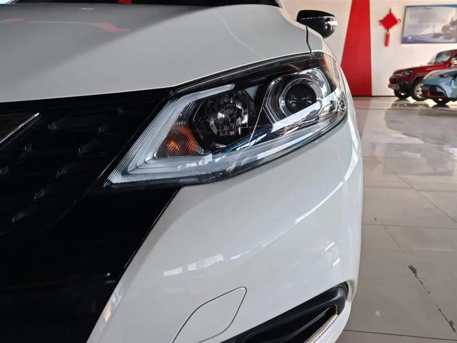 نيسان تييدا 2021 1.6 لتر CVT النسخة الذكية