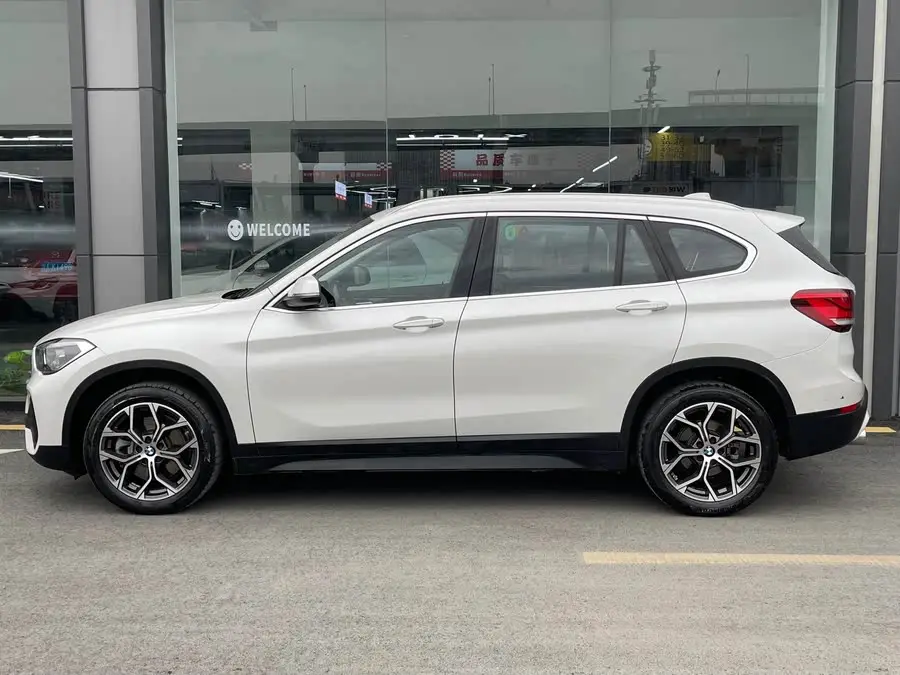 بي إم دبليو X1 2022 sDrive25Li إصدار رائد