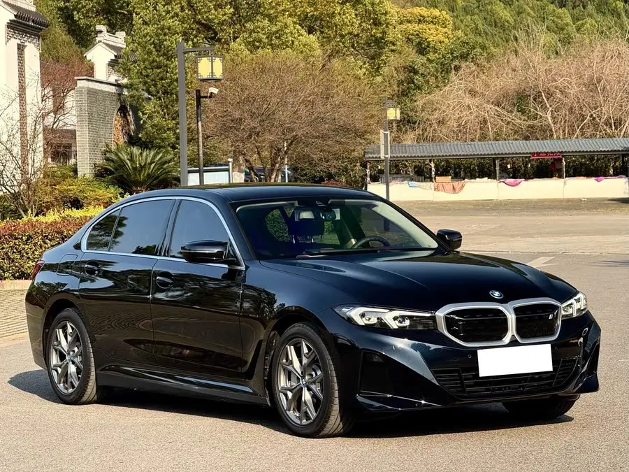 بي إم دبليو i3 2024 eDrive 35 L