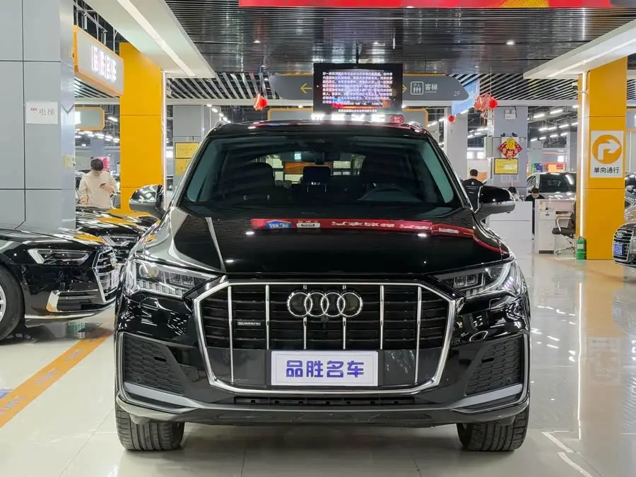 Audi Q7 2023 45 TFSI quattro S line Sport