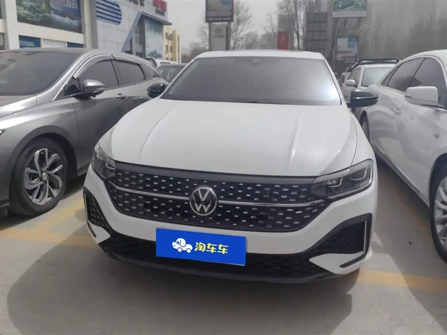 لافيدا 2023 300TSI DSG إصدار نجوم ممتعة بالكامل