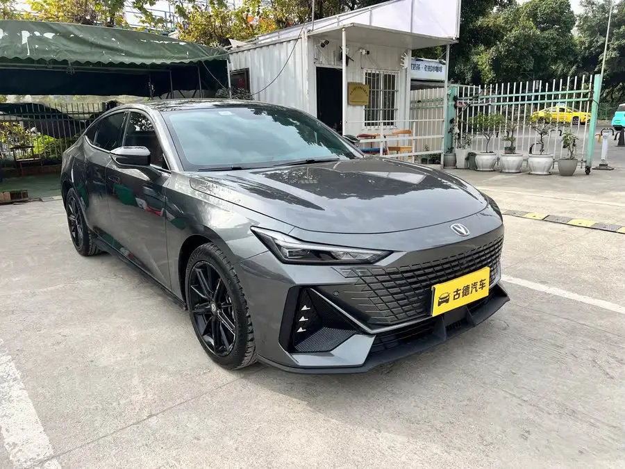 Changan UNI-V 2022 1.5T Premium