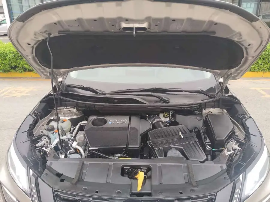 نيسان إكس-تريل 2023 إصدارة الفخامة بمحركين مزدوجين للدفع الرباعي e-POWER