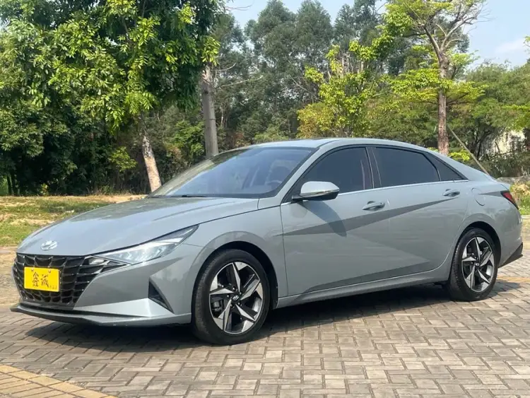 2021 Elantra 1.5L CVT LUX Premium