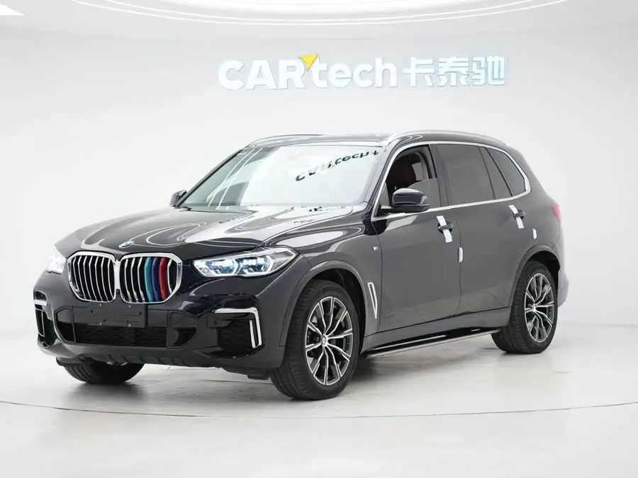بي إم دبليو X5 طراز 2022 محدث xDrive 30Li حزمة M الرياضية التنفيذية