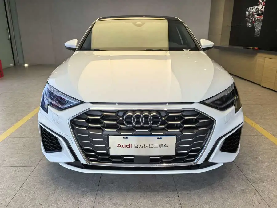 أودي A3 2022 سبورتباك 35 TFSI نسخة رياضية عصرية