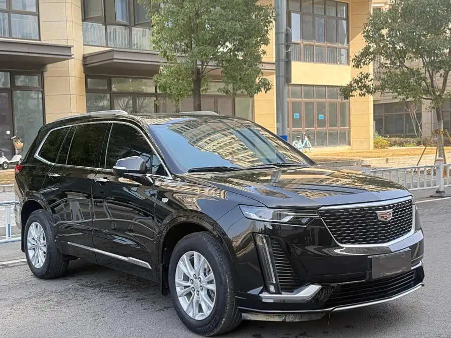 كاديلاك XT6 2022 2.0T فاخرة بستة مقاعد ودفع رباعي