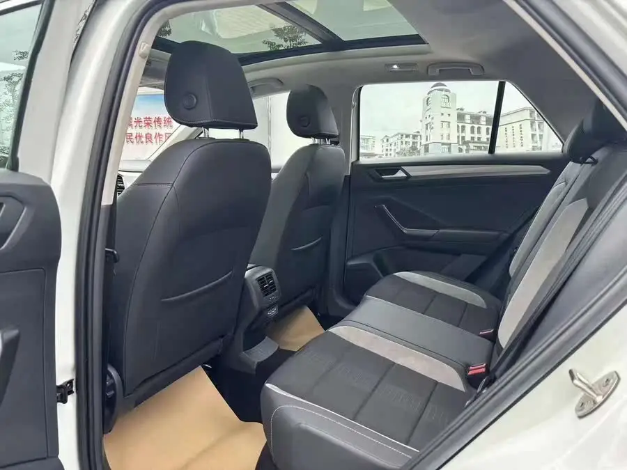 T-ROC 2023 Model 280TSI DSG Two-Wheel Drive Time Edition