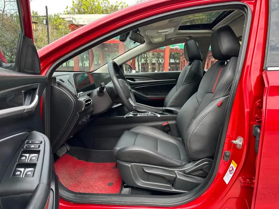 يدونغ 2021 بلس بلو وال NE 1.4T GDI DCT الفاخرة