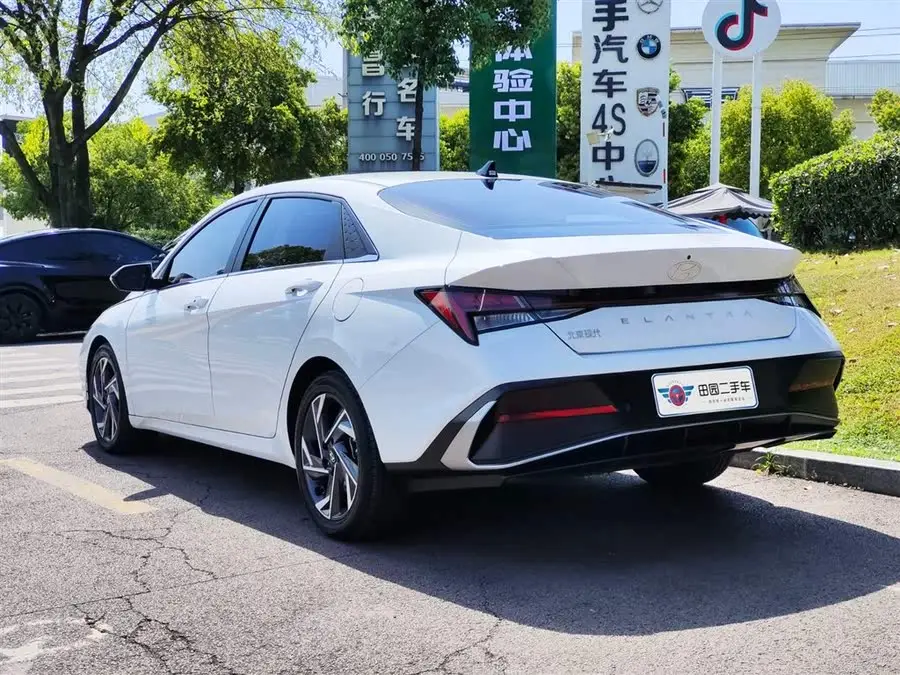 إيلانتر 2023 1.5 لتر CVT LUX النسخة الفاخرة